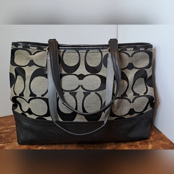 Coach Hampton Signature Medium Color Block Tote - Picture 3 of 16
